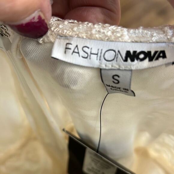 NWT Fashion Nova size small ivory lace gown wedding prom - Picture 6 of 6